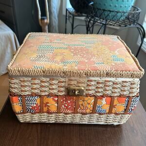 Vintage multi-colored floral wicker woven sewing basket brass turn lock w/ tray